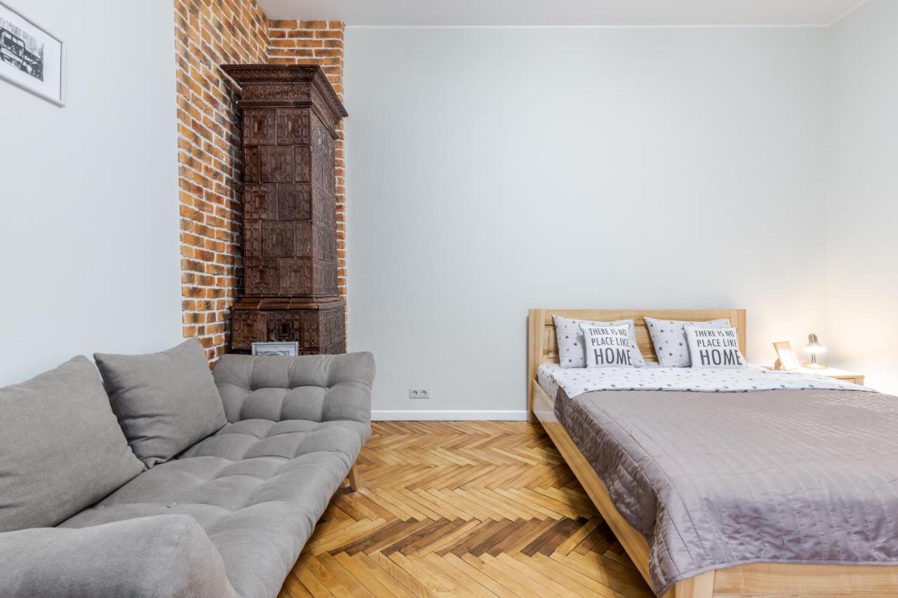 Inshiapartments On Teodora Square Lviv Exterior photo